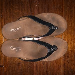 Vionic Black Post Sandals